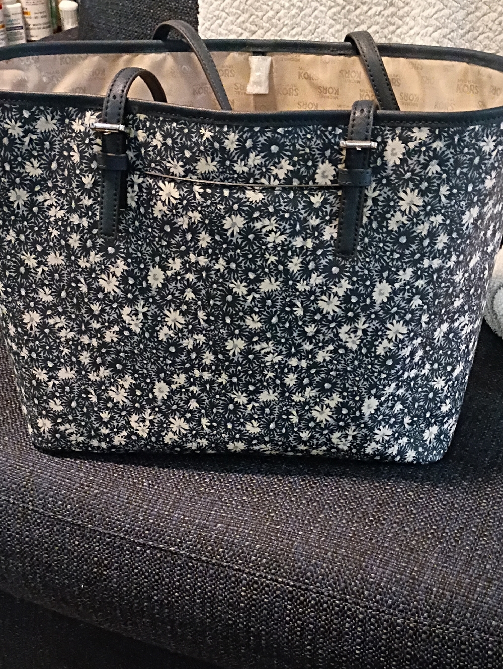 Michael Kors Jet Set Travel Navy Floral Tote with Cream Accents - Picture 2 of 6